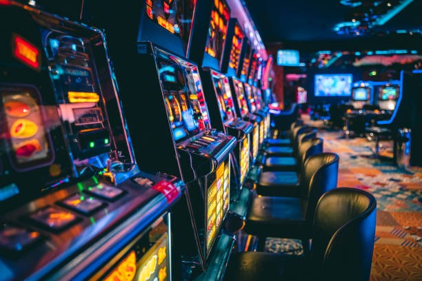 laju toto slot game interface showing reels, paylines, and spin controls